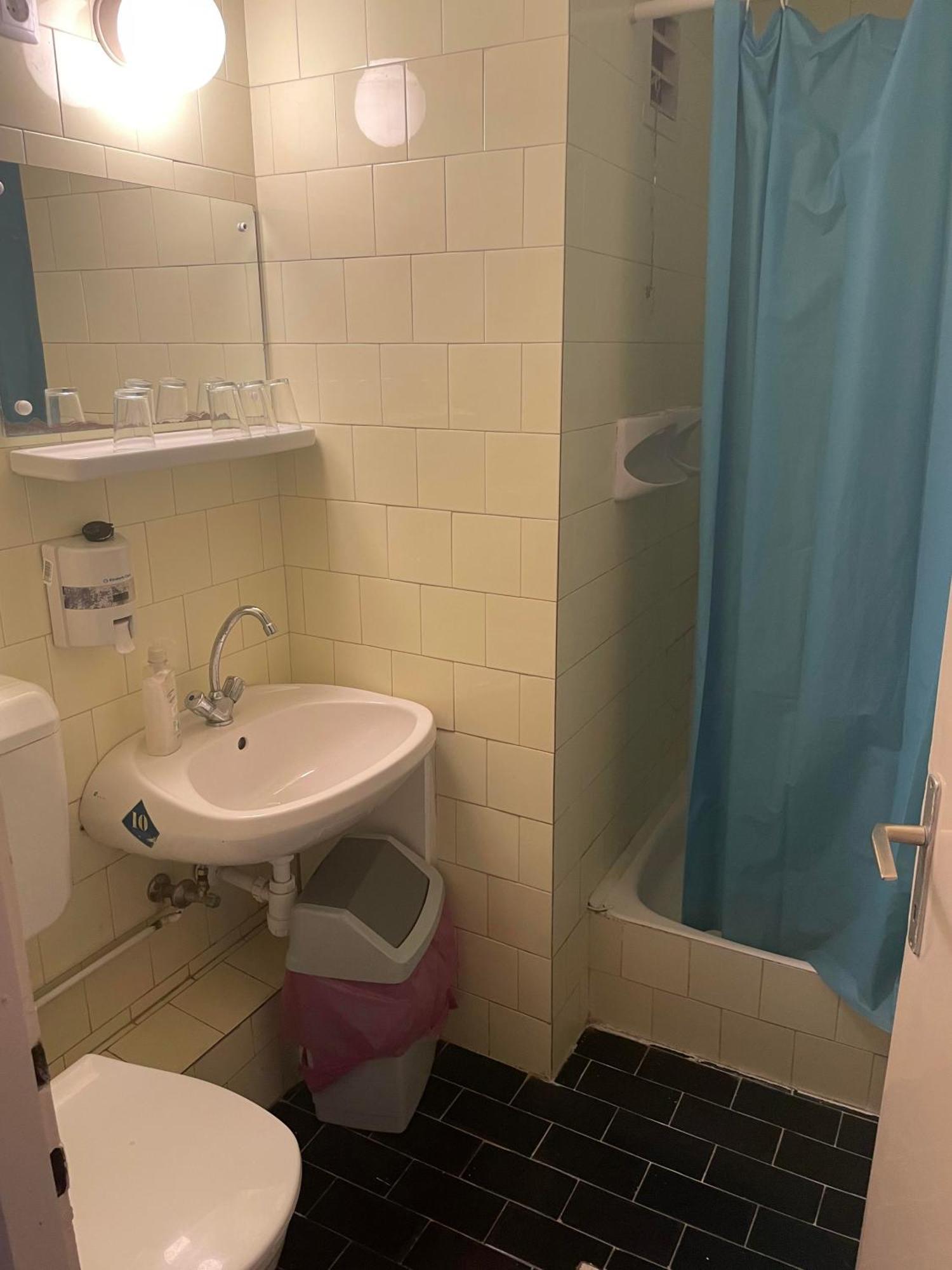 Tifani Szallo Hotel Balatonlelle Kültér fotó